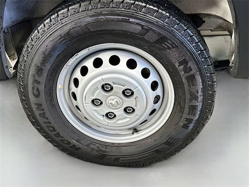 Used 2024 RAM ProMaster 2500 w/ Convenience Group image 28