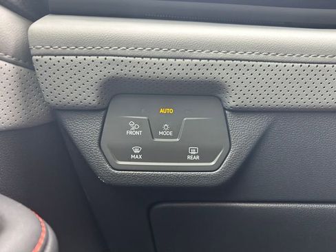 Used 2024 Volkswagen Atlas Peak Edition SEL AWD/4WD image 21