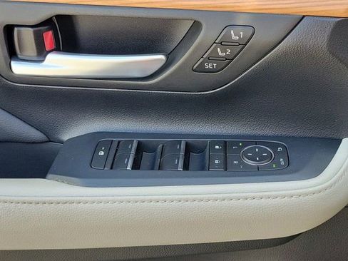 Certified 2024 Toyota Grand Highlander AWD image 30