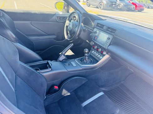 Used 2022 Toyota GR86 Premium w/ ALL Weather Mat Package (TMS) image 35