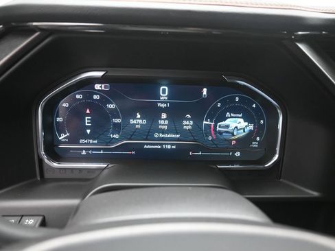 Used 2024 GMC Sierra 1500 AT4 w/ Technology Package AWD/4WD image 3