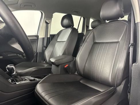 Used 2023 Volkswagen Tiguan SE AWD/4WD image 19