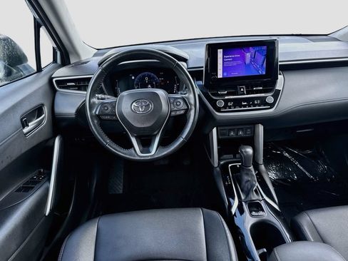 Used 2024 Toyota Corolla Cross XLE AWD/4WD image 21