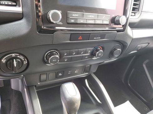 Used 2022 Nissan Frontier SV w/ Graphics Package image 16