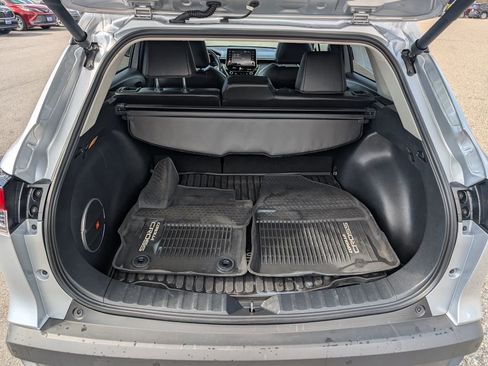 Used 2022 Toyota Corolla Cross XLE w/ Convenience Package image 13