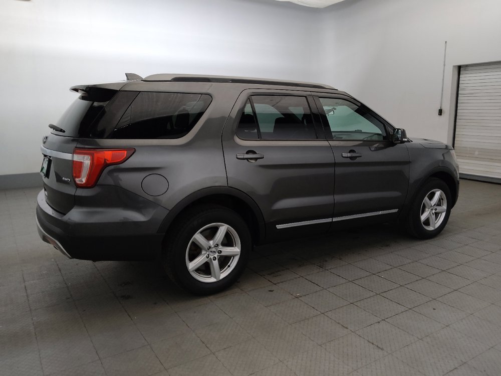 Used 2017 Ford Explorer XLT AWD/4WD image 10