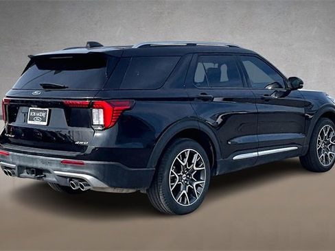 Certified 2025 Ford Explorer Platinum w/ Ultimate Package image 2