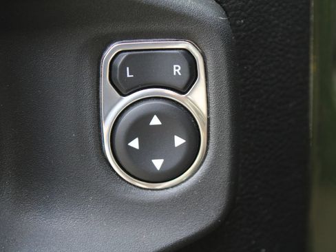 Used 2023 Jeep Wrangler Unlimited Sahara AWD/4WD image 19