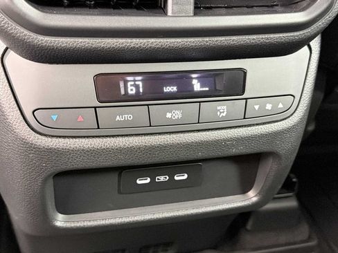 Used 2025 Honda Pilot EX-L image 22