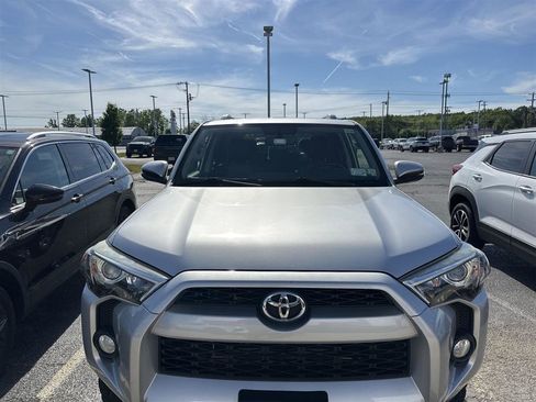 Used 2016 Toyota 4Runner SR5 Premium AWD/4WD image 5