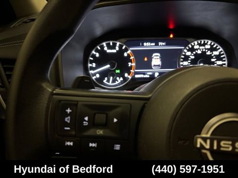 Used 2024 Nissan Rogue SV AWD/4WD image 16
