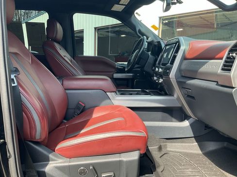 Used 2022 Ford F250 Platinum image 12