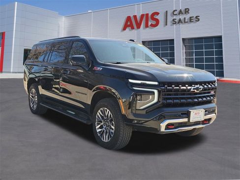 Used 2025 Chevrolet Suburban Z71 image 9