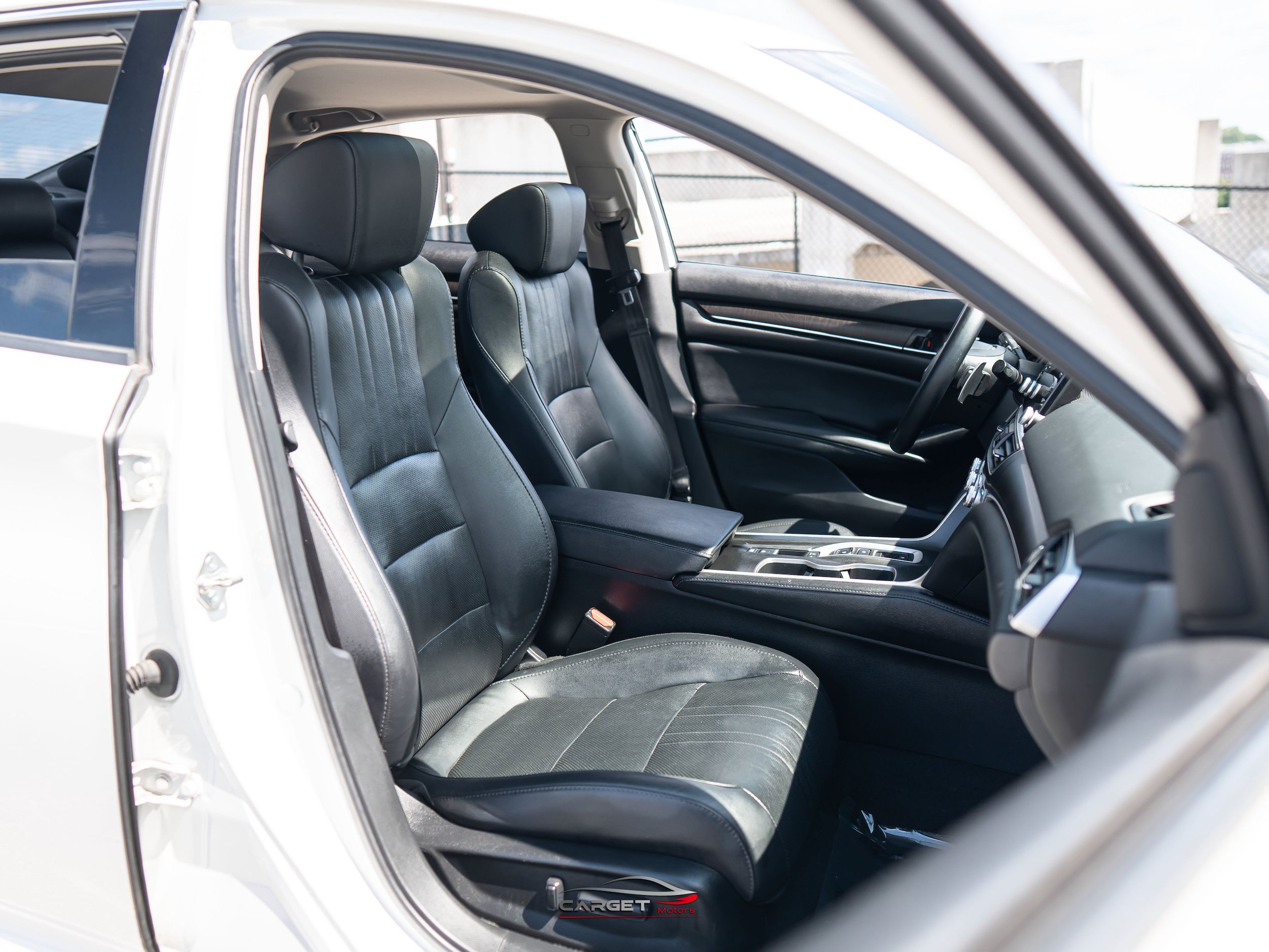 Used 2021 Honda Accord Touring image 12