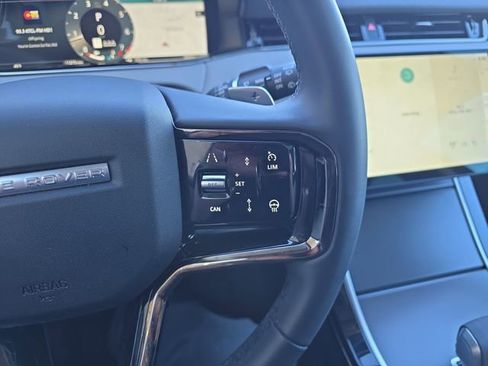 Used 2025 Land Rover Range Rover Evoque Dynamic SE image 18