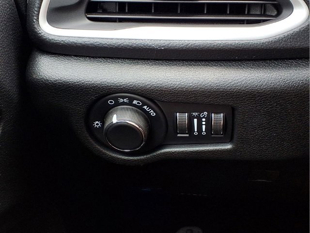 New 2027 Chrysler Pacifica Select FWD image 15