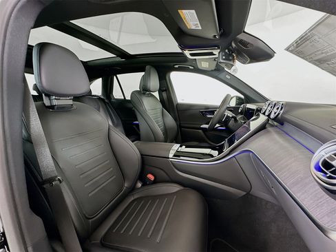 New 2026 Mercedes-Benz GLC 300 image 31