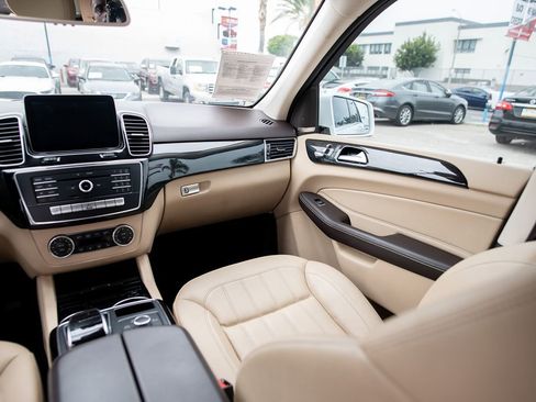 Used 2017 Mercedes-Benz GLE 350 w/ Premium 1 Package image 29