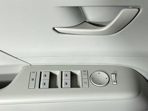 Used 2024 Hyundai Kona SEL image 13