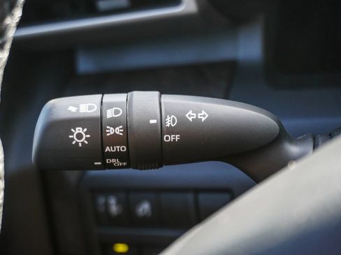 Used 2025 Toyota Tacoma Limited image 20