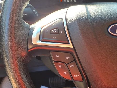 Used 2023 Ford Edge SEL image 17