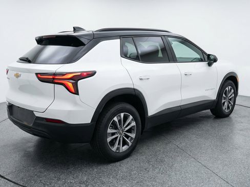 Used 2025 Chevrolet Equinox LT image 9