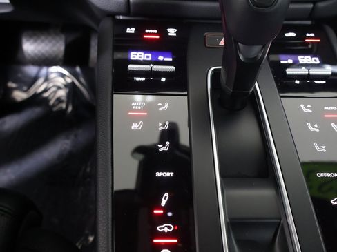 Used 2023 Porsche Macan S image 4