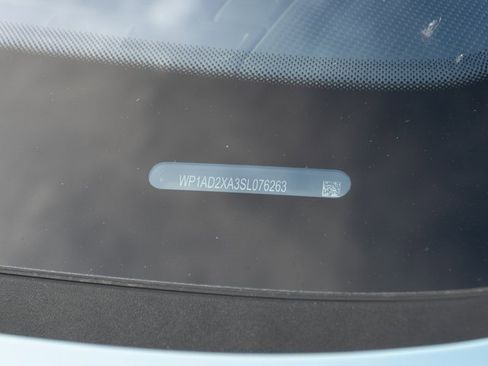 Certified 2025 Porsche Macan Electric image 32