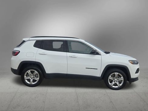 Used 2023 Jeep Compass Latitude image 7
