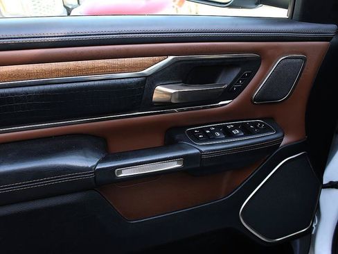 Used 2019 RAM 1500 Limited AWD/4WD image 17