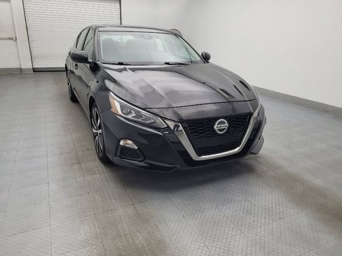 Used 2020 Nissan Altima 2.5 SR w/ Premium Package image 14