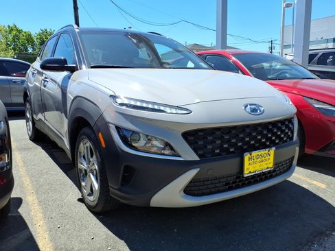 Certified 2022 Hyundai Kona SEL w/ Cargo Package AWD/4WD image 1