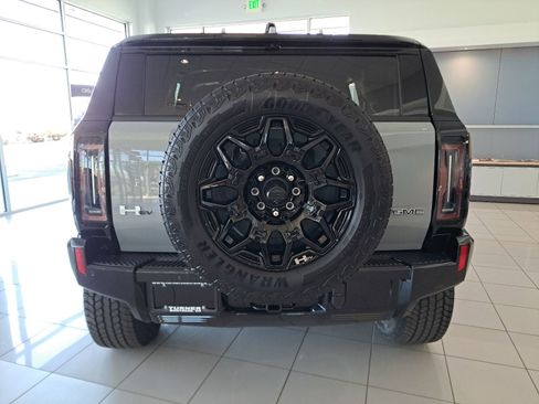 New 2026 GMC Hummer EV SUV image 4