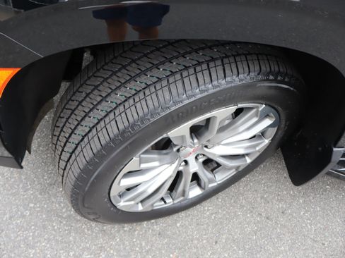 Used 2022 GMC Yukon XL Denali AWD/4WD image 46