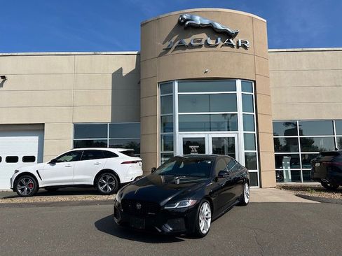 Used 2022 Jaguar XF R-Dynamic SE image 1