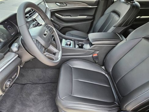 New 2025 Jeep Grand Cherokee L Limited w/ Black Appearance Package RWD image 15