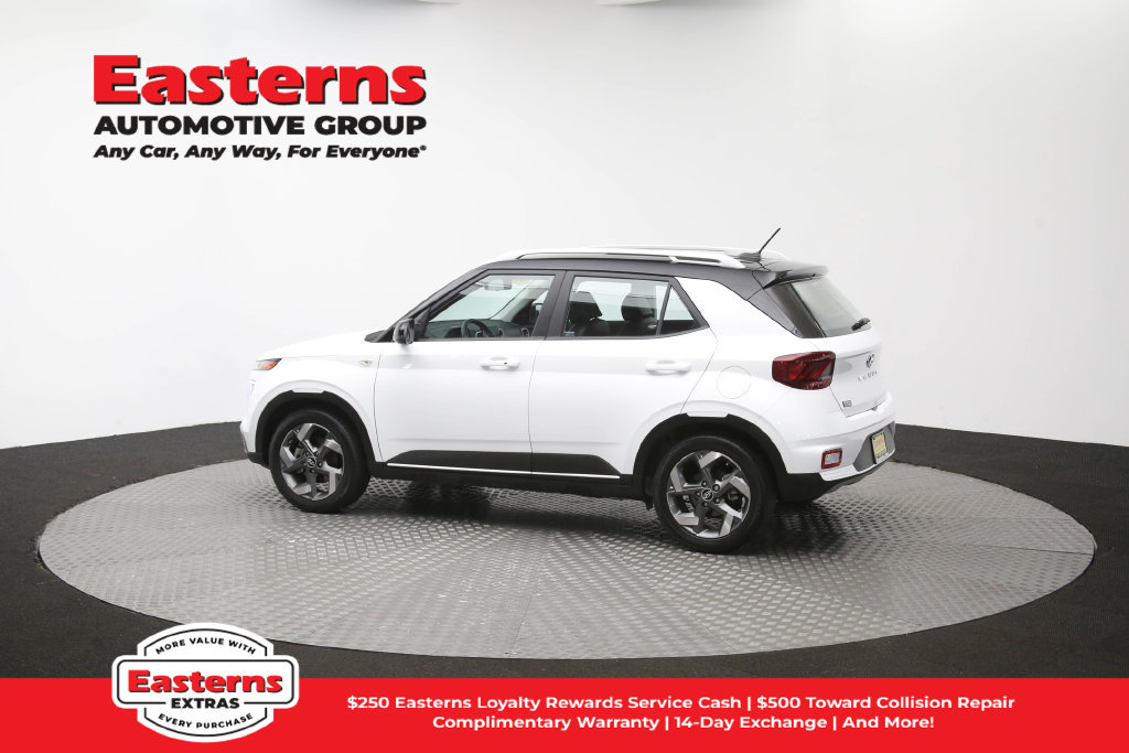 Used 2025 Hyundai Venue Limited FWD image 62