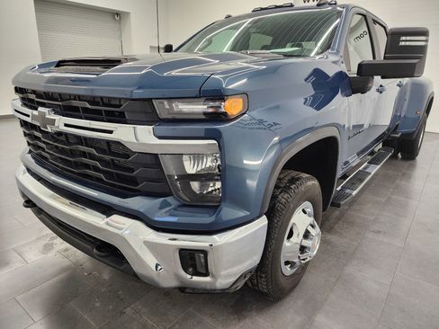 Used 2024 Chevrolet Silverado 3500 LT w/ All Star Edition image 7