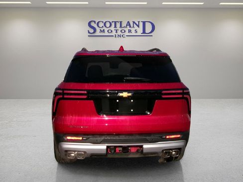 Used 2025 Chevrolet Traverse LT image 7