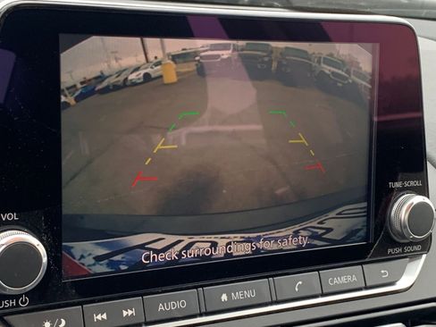 Used 2025 Nissan Altima 2.5 SV image 24