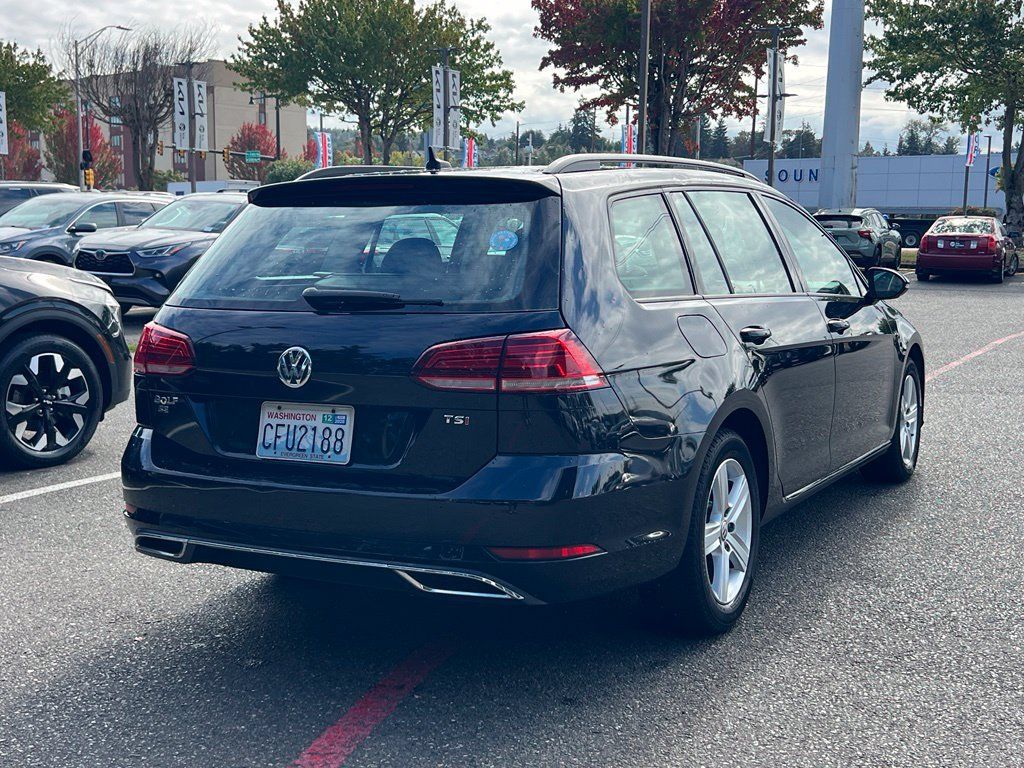 Used 2018 Volkswagen Golf SE FWD image 7
