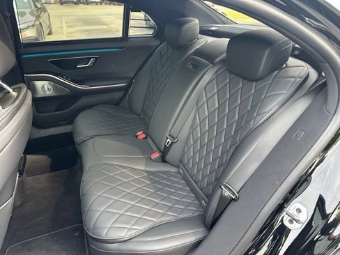 Used 2025 Mercedes-Benz S 580e 4MATIC Sedan image 9