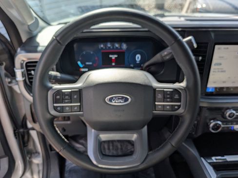 Used 2025 Ford F250 Lariat AWD/4WD image 15