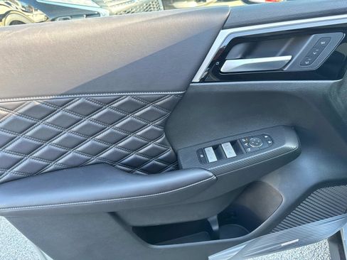 New 2025 Mitsubishi Outlander 4WD Plug-In Hybrid image 15