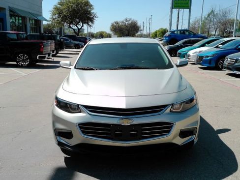 Used 2016 Chevrolet Malibu LT w/ Leather Package image 2