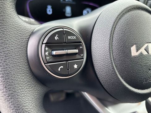 Used 2023 Kia Soul LX FWD image 24