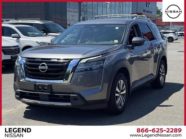 Used 2024 Nissan Pathfinder SL AWD/4WD image 4