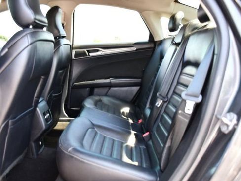 Used 2019 Ford Fusion SE AWD/4WD image 20