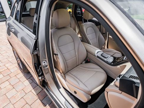 Used 2022 Mercedes-Benz GLC 300 image 33