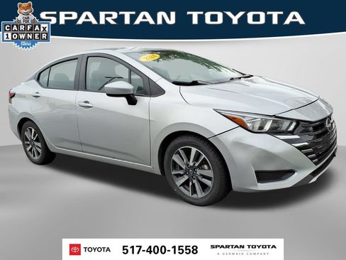 Used 2024 Nissan Versa SV FWD image 5